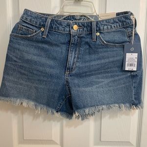 NWT Universal Thread shorts